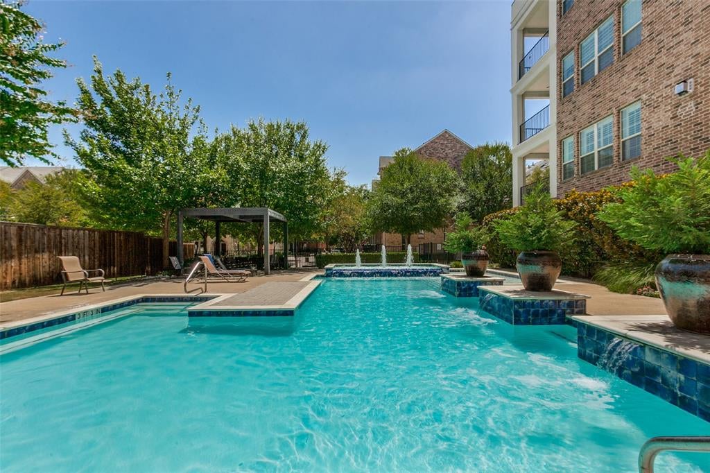 15875 Spectrum Dr, Addison, TX 75001