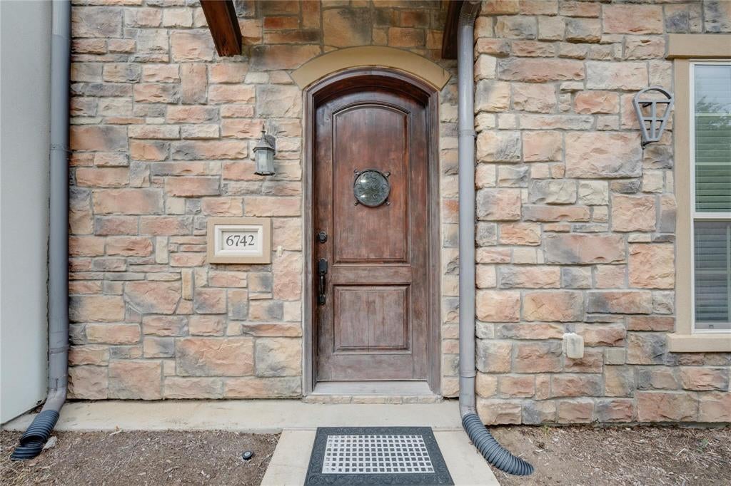 6742 Estrella 26, Irving, TX 75039 photo
