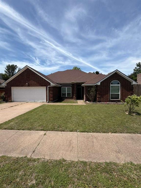 906 Busby, Cedar Hill, TX 75104