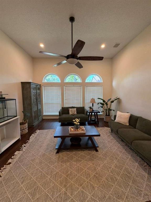 906 Busby, Cedar Hill, TX 75104 photo