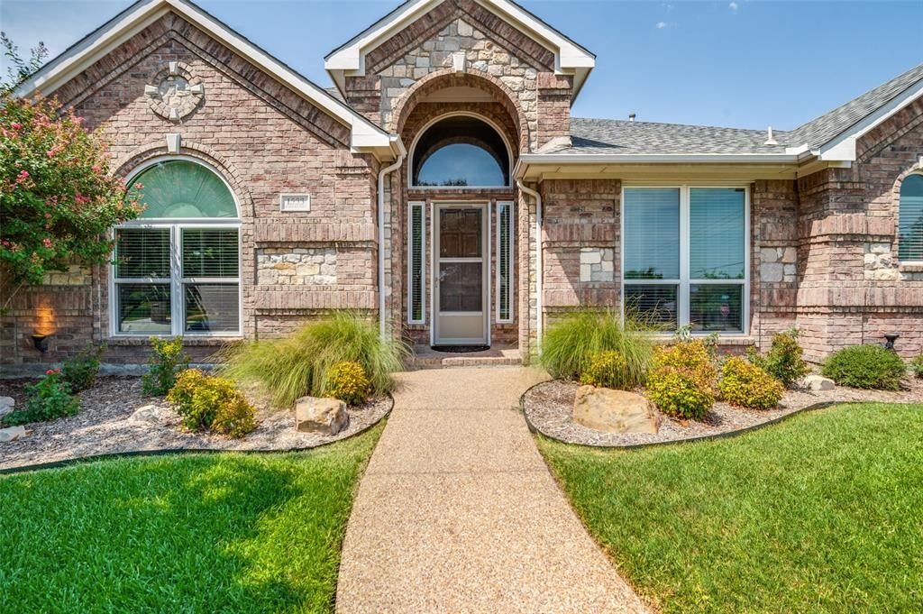1533 Estates Way, Carrollton, TX 75006 photo