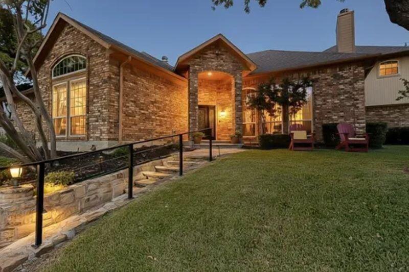 2806 Sausalito Dr, Carrollton, TX 75007
