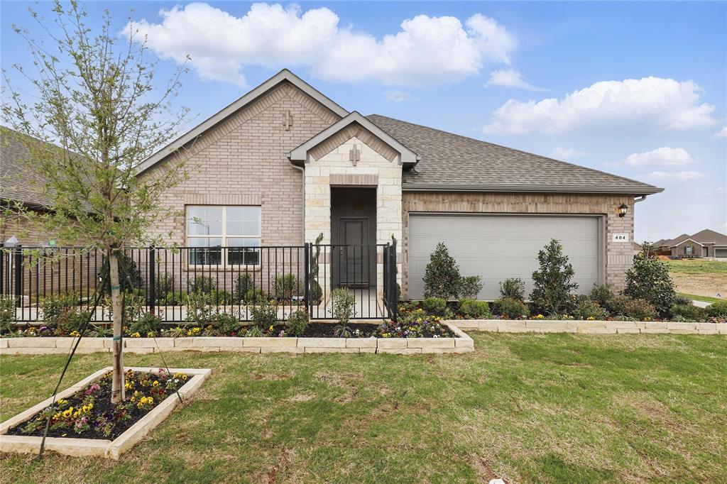 404 Sunday Silence Way, Granbury, TX 76049