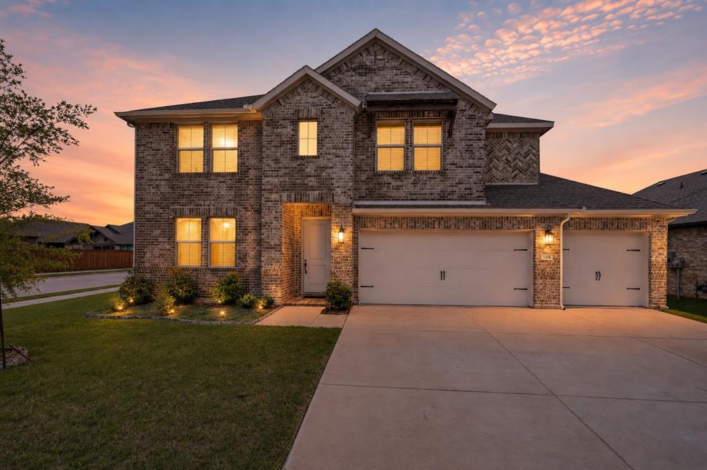 1316 Parkdale St, Forney, TX 75126
