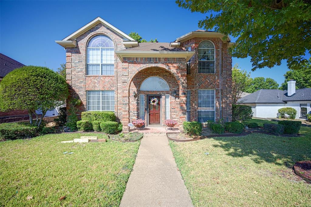 105 Boulder Creek Dr, Desoto, TX 75115