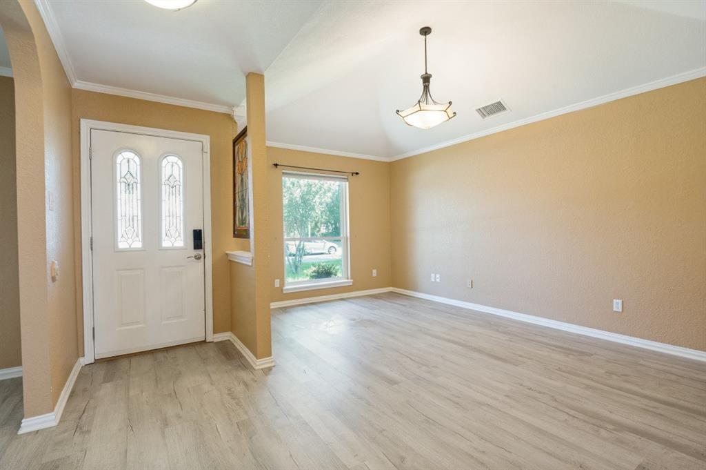 1306 River Birch Ln, Carrollton, TX 75007 photo
