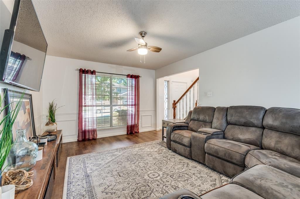 627 Lemon Dr, Arlington, TX 76018 photo