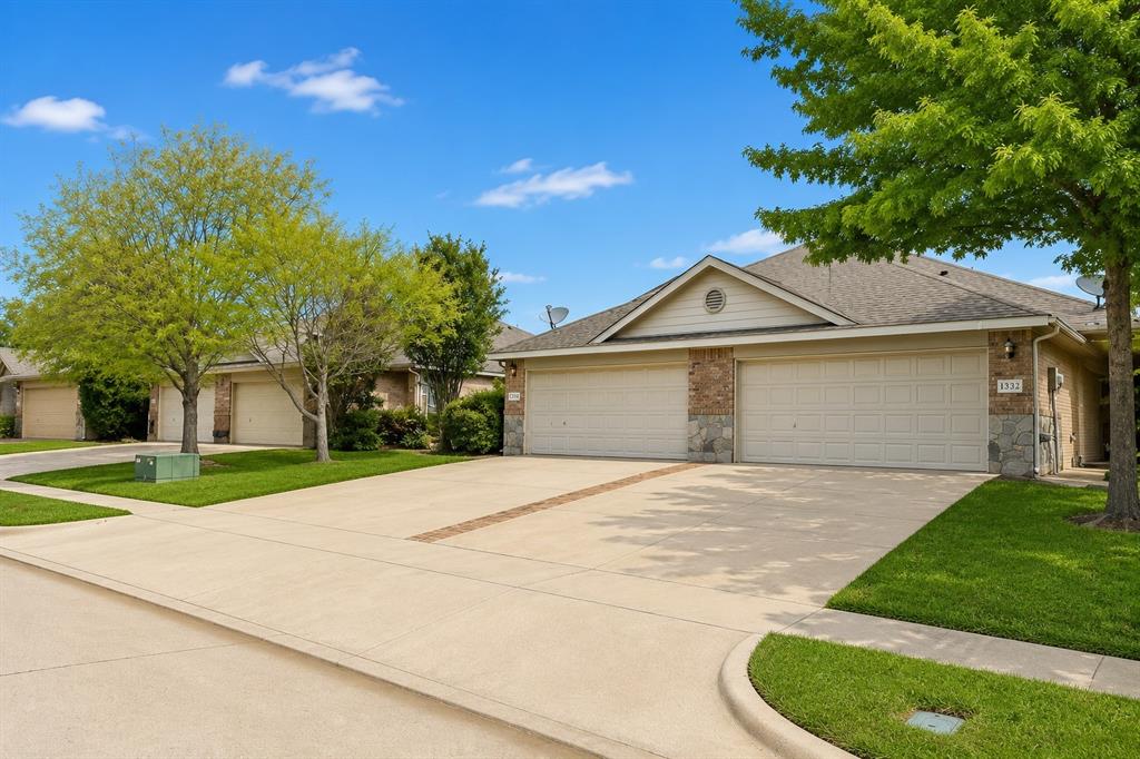 1334 Piedmont Dr, Mansfield, TX 76063