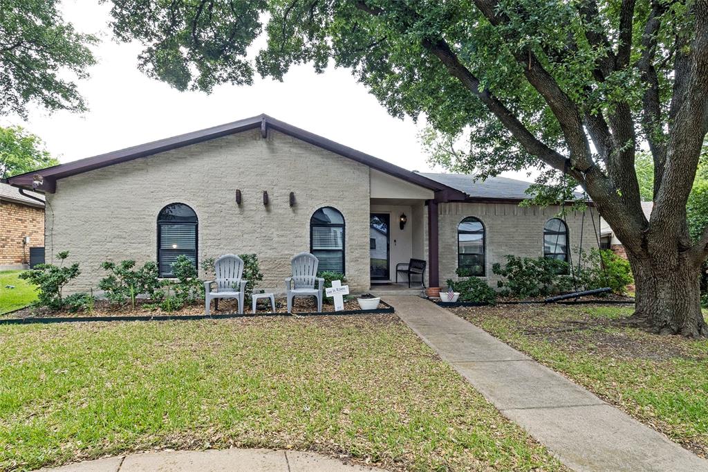 10826 Wallbrook Dr, Dallas, TX 75238