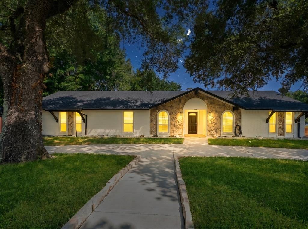 925 Lake North Rd, Rowlett, TX 75089