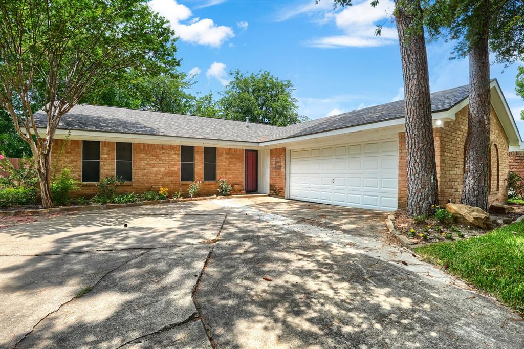 821 Prestwick St, Bedford, TX 76022 photo