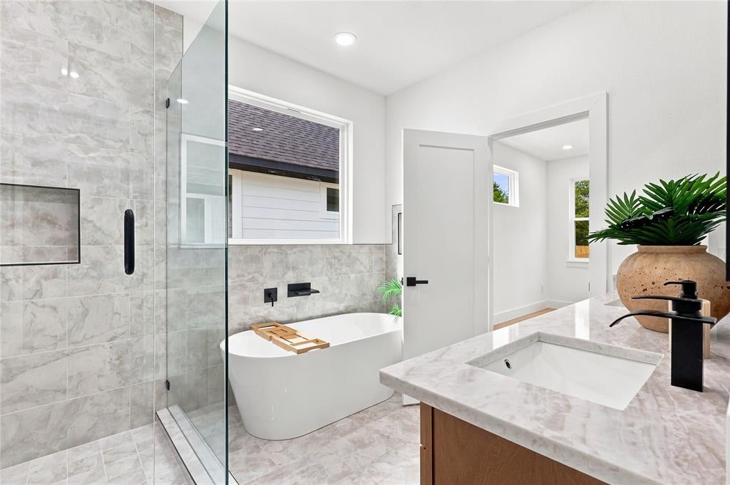 4004 AND 4006 S Denley Dr, Dallas, TX 75216 photo