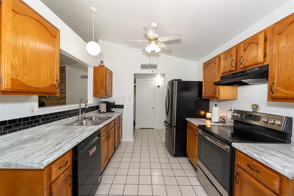 6700 Sunnybank Dr, Fort Worth, TX 76137 photo
