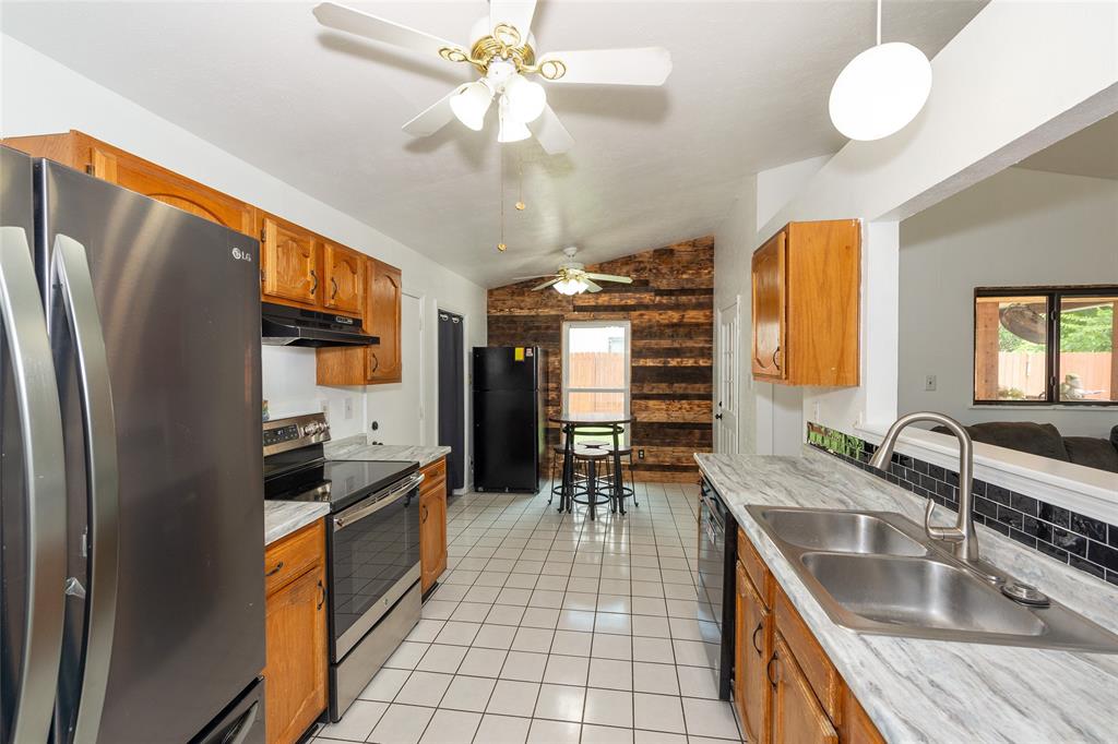6700 Sunnybank Dr, Fort Worth, TX 76137 photo