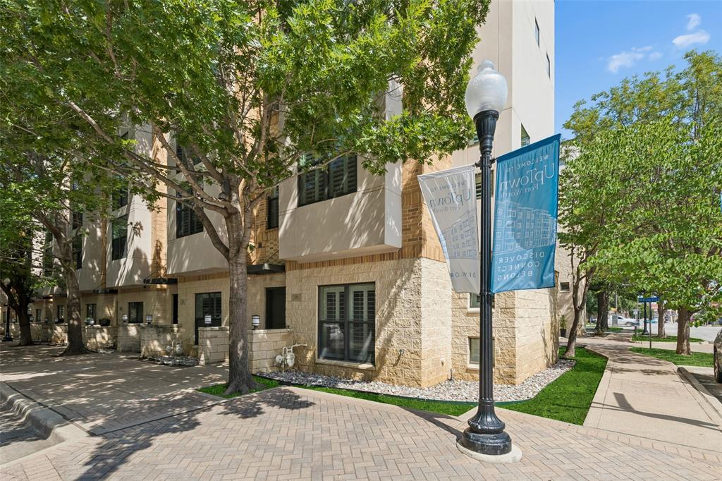 600 E Bluff St, Fort Worth, TX 76102 photo