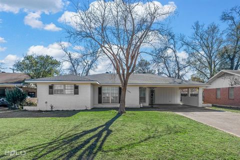 Single Family Residence in Shreveport LA 1321 Washington Street.jpg