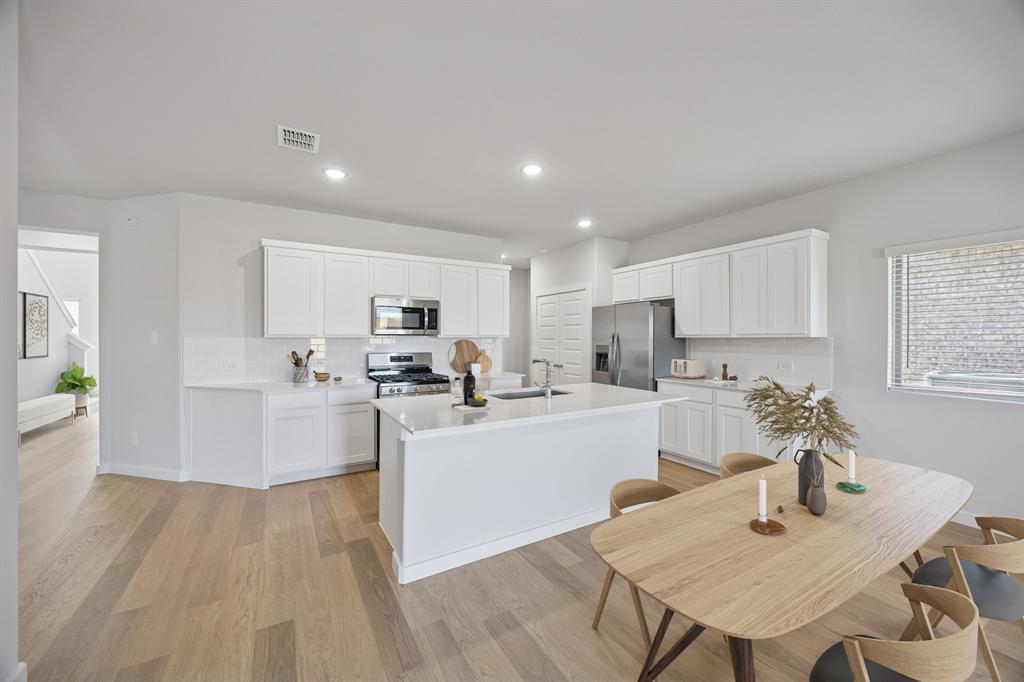 8353 Kingfisher Rd, Aubrey, TX 76227 photo