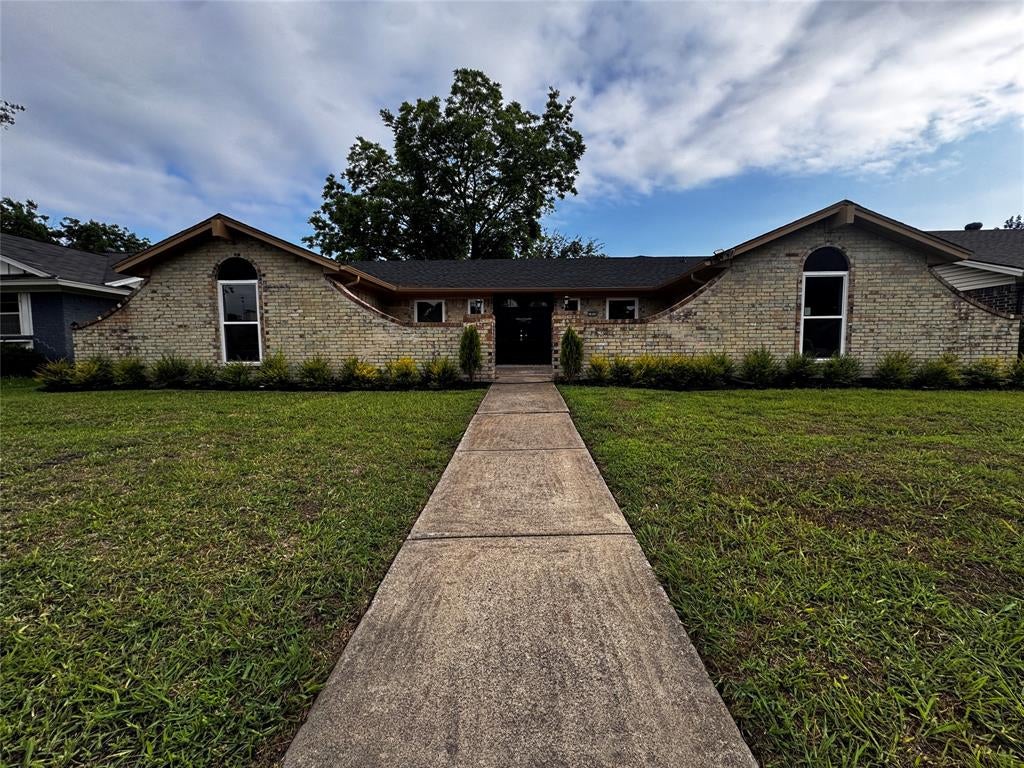 1826 Melrose St, Garland, TX 75042