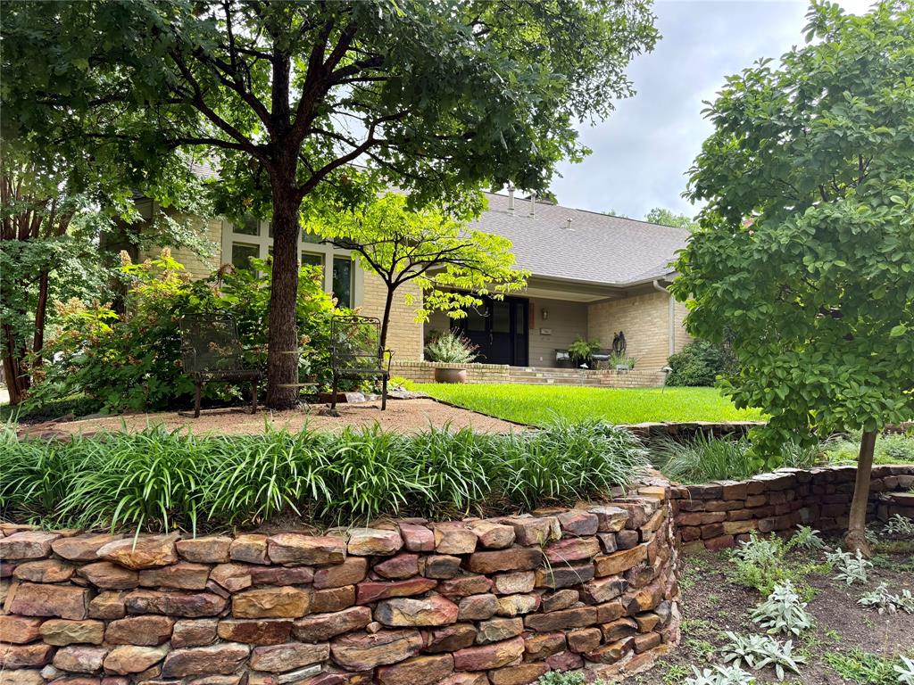 10115 Chesterton Dr, Dallas, TX 75238