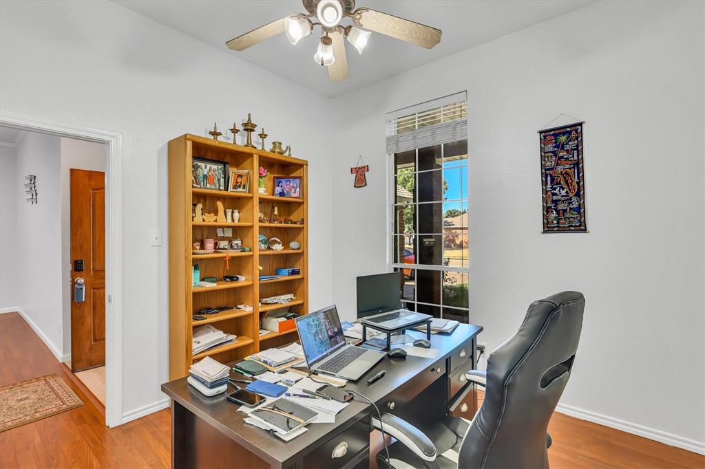 1506 Park Grove Dr, Irving, TX 75060 photo