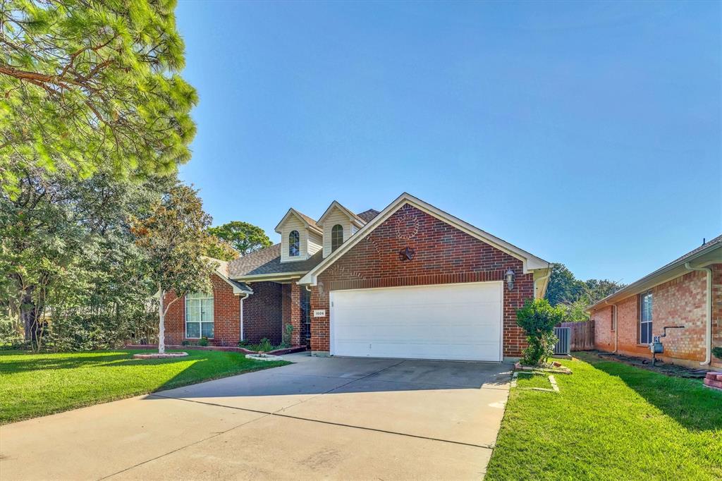 1506 Park Grove Dr, Irving, TX 75060 photo