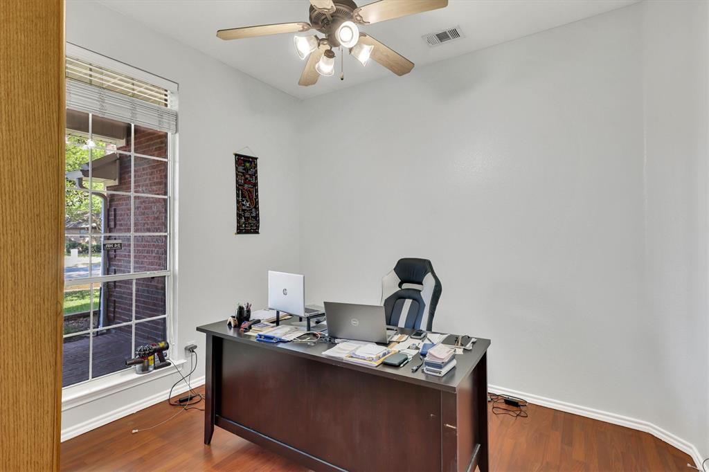 1506 Park Grove Dr, Irving, TX 75060 photo