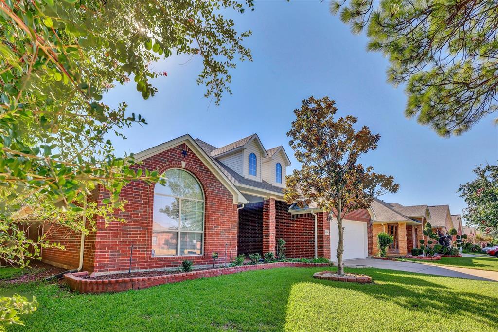1506 Park Grove Dr, Irving, TX 75060 photo