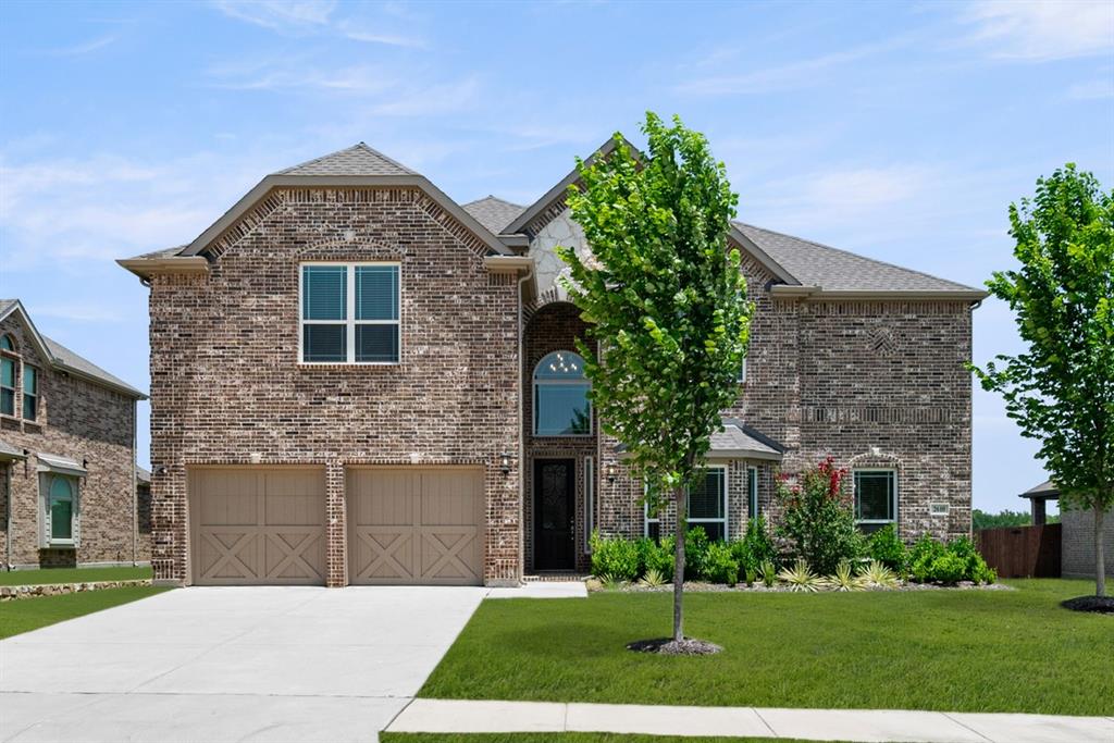 2610 White Plains Dr, Midlothian, TX 76065