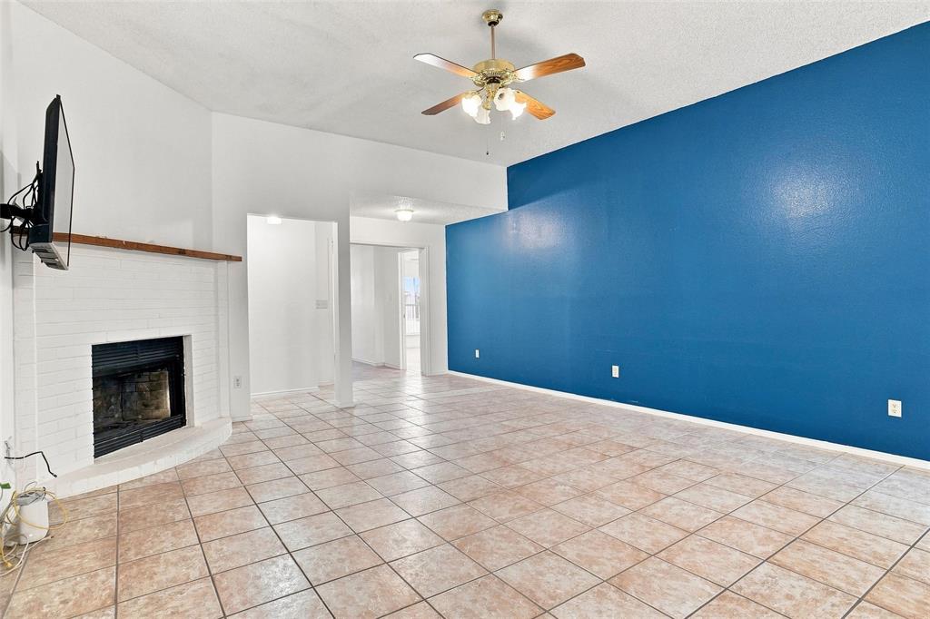 1001 Flower Dr, Arlington, TX 76017 photo