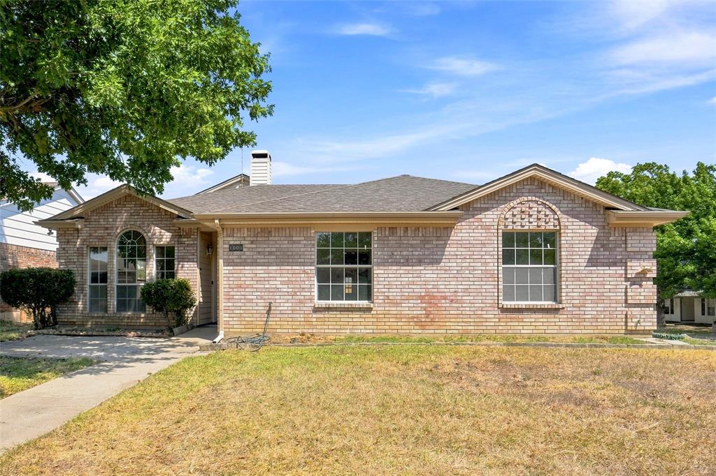1001 Flower Dr, Arlington, TX 76017