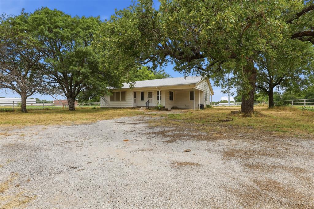 820 Goshen Rd, Springtown, TX 76082 photo