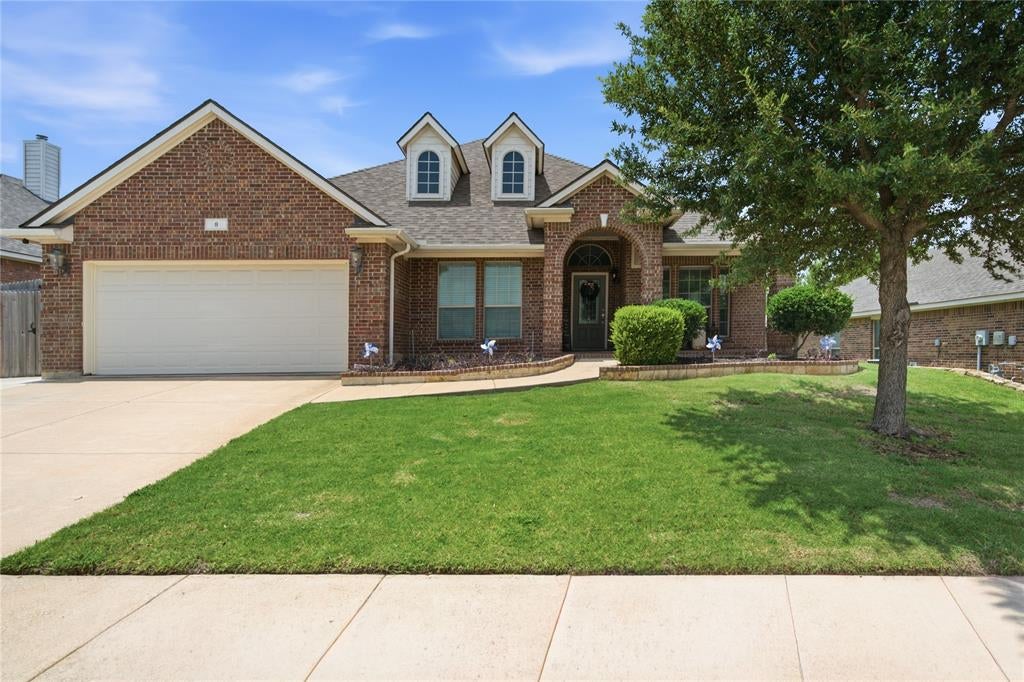 8 Tallwood Ln, Edgecliff Village, TX 76134