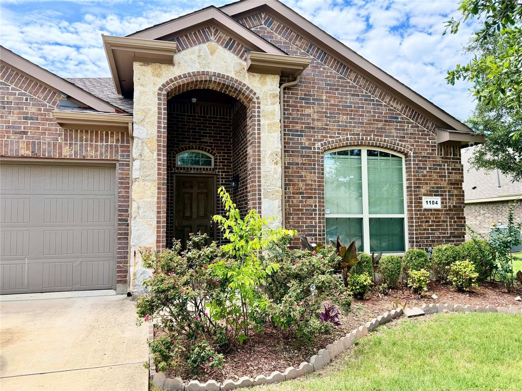 1104 Crest Ridge Dr, Glenn Heights, TX 75154 photo