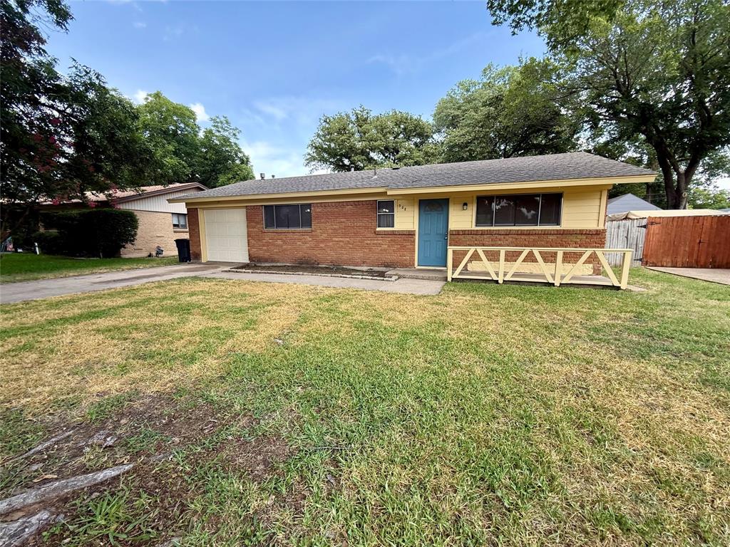 308 Simmons Dr, Hurst, TX 76053
