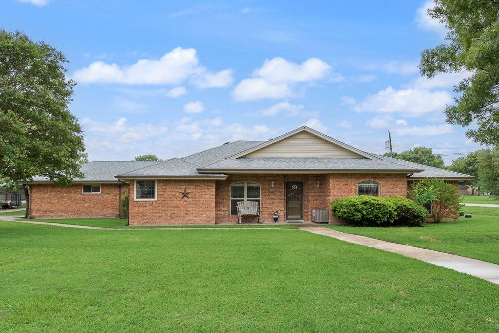 834 Rock Creek Ln, Red Oak, TX 75154