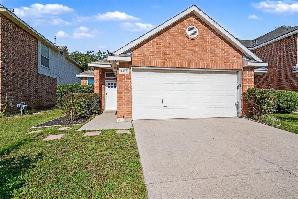 6909 Chaco Trl, Fort Worth, TX 76137