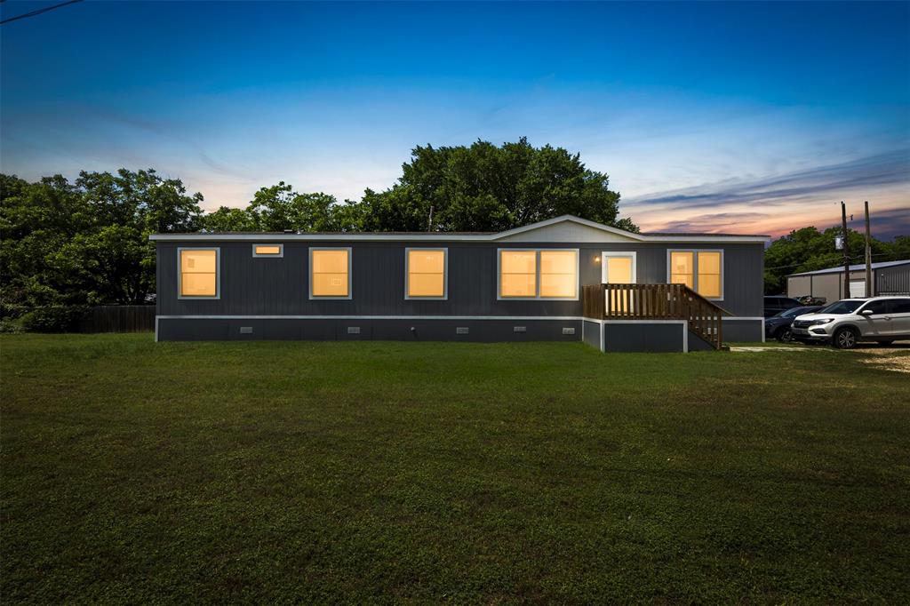 101 Syble Jean Dr, Burleson, TX 76028