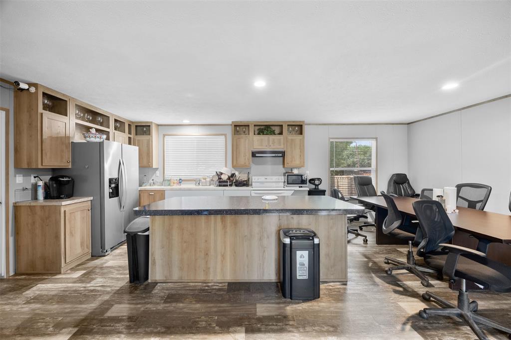 101 Syble Jean Dr, Burleson, TX 76028 photo