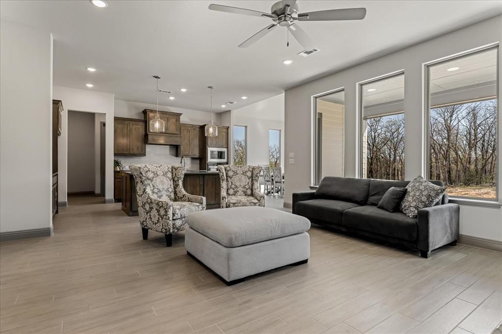 131 Spring Valley Rd, Paradise, TX 76073 photo
