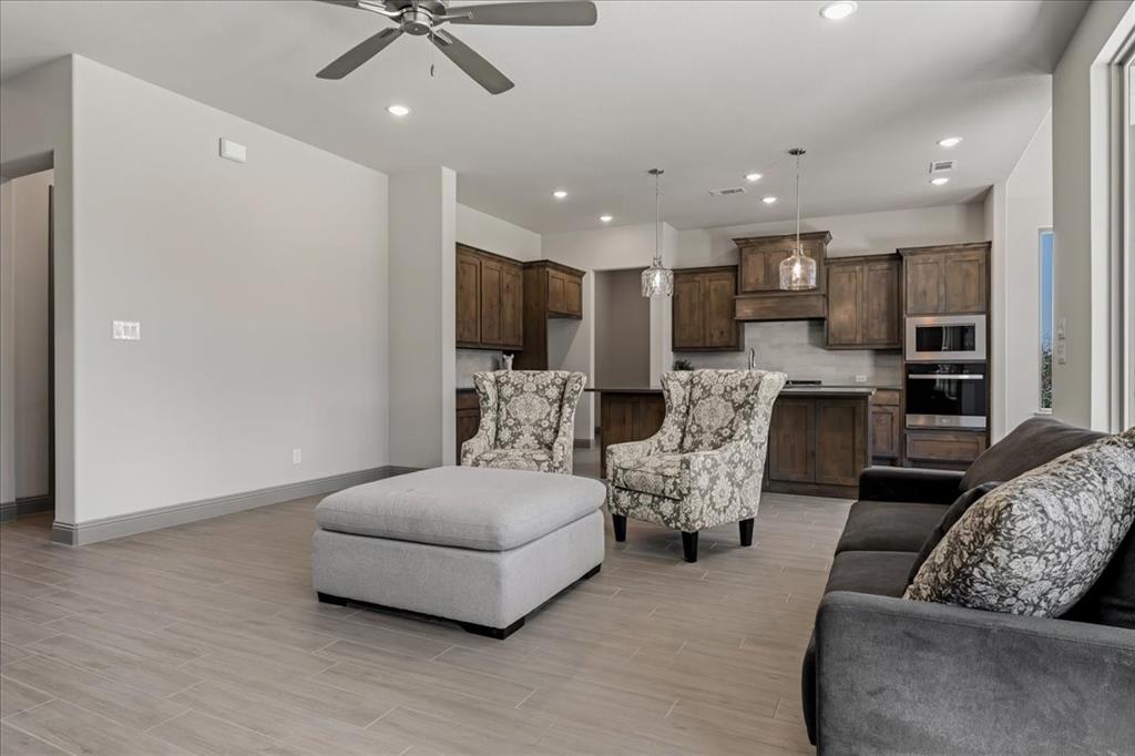 131 Spring Valley Rd, Paradise, TX 76073 photo