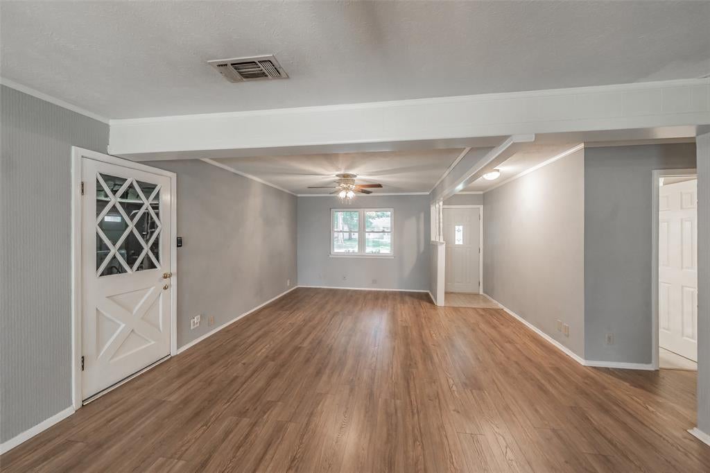 553 NW Janie Ln, Burleson, TX 76028 photo