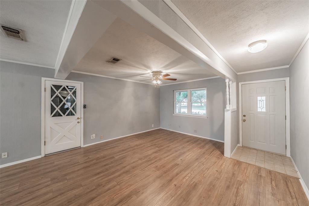 553 NW Janie Ln, Burleson, TX 76028 photo