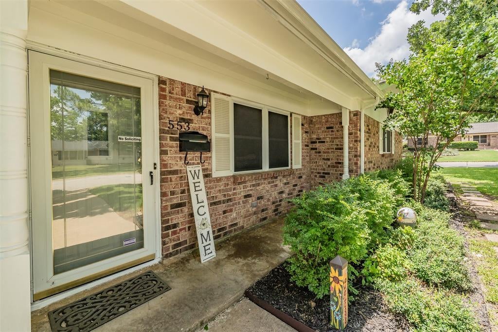 553 NW Janie Ln, Burleson, TX 76028 photo