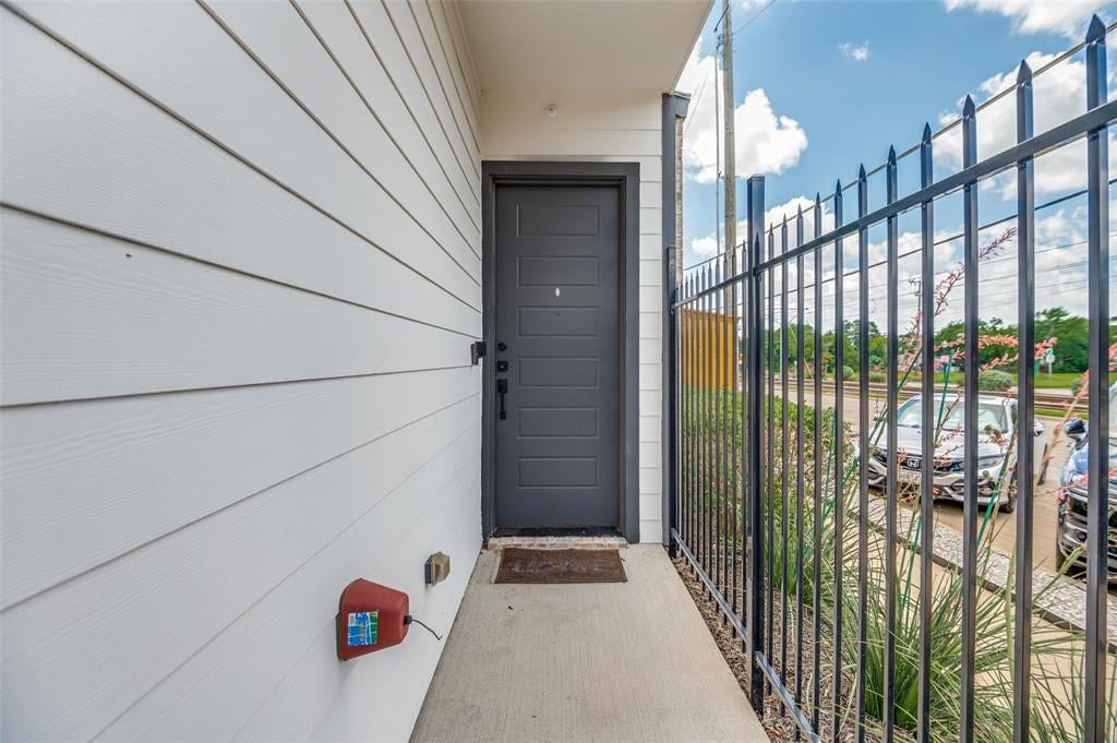 1000 17 St, Plano, TX 75074 photo