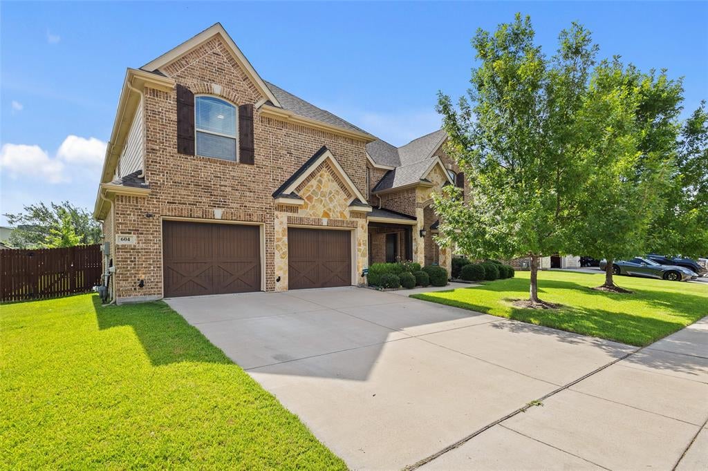 604 Cody Ln, Mansfield, TX 76063