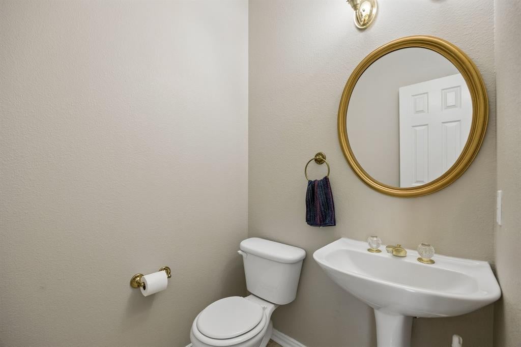 2623 Garden Ridge Ln, Arlington, TX 76006 photo