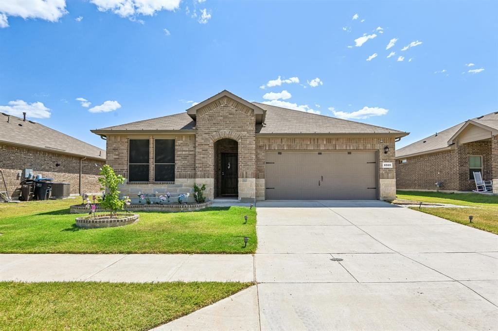 8505 High Hill Dr, Fort Worth, TX 76179