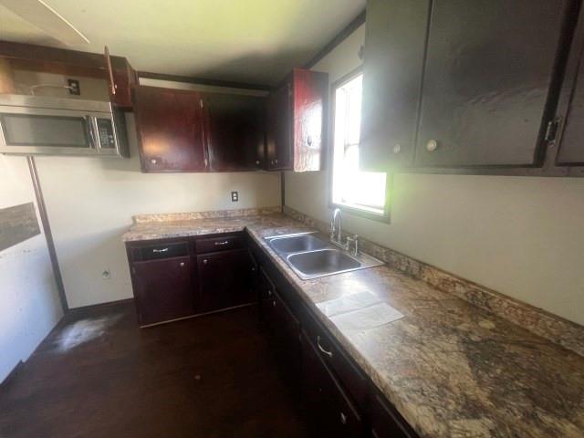Single Family Residence in Beeville TX 701 N Filmore Street 9.jpg