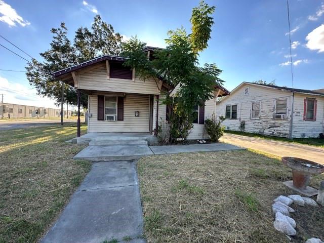 Single Family Residence in Beeville TX 701 N Filmore Street 0.jpg