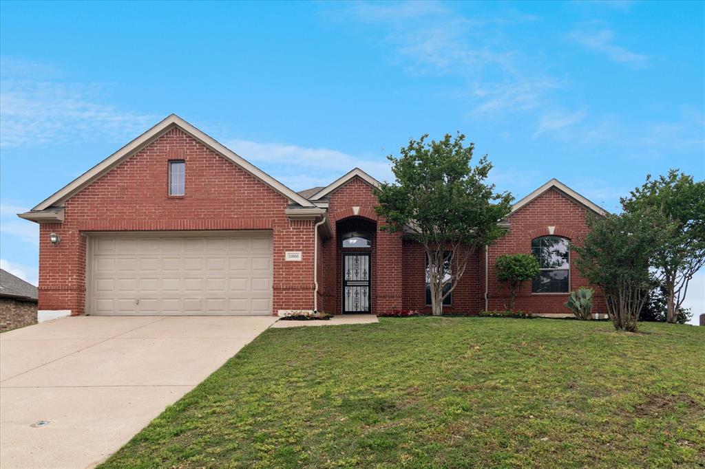 11000 Owl Creek Dr, Fort Worth, TX 76179